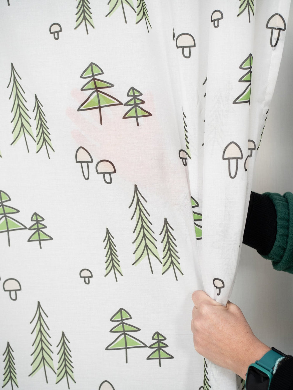 Visillo translúcido Sierra con motivo infantil - sokios-CORTINA200618S7782