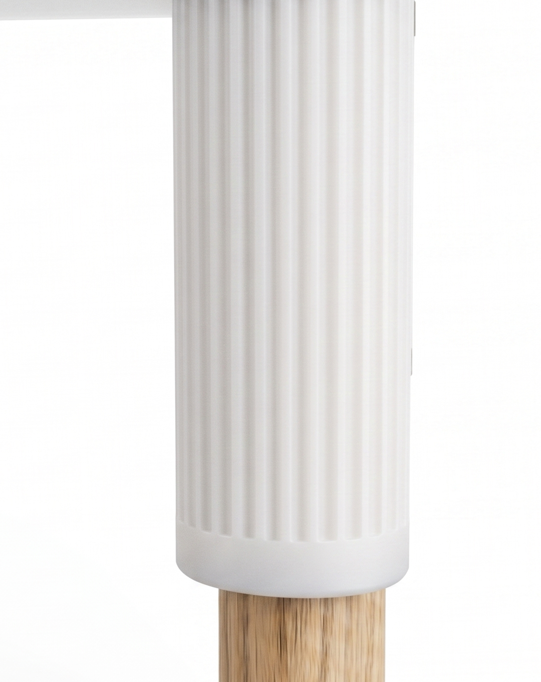 Lámpara de pie TRIARA con Estantes | Madera natural y diseño escandinavo