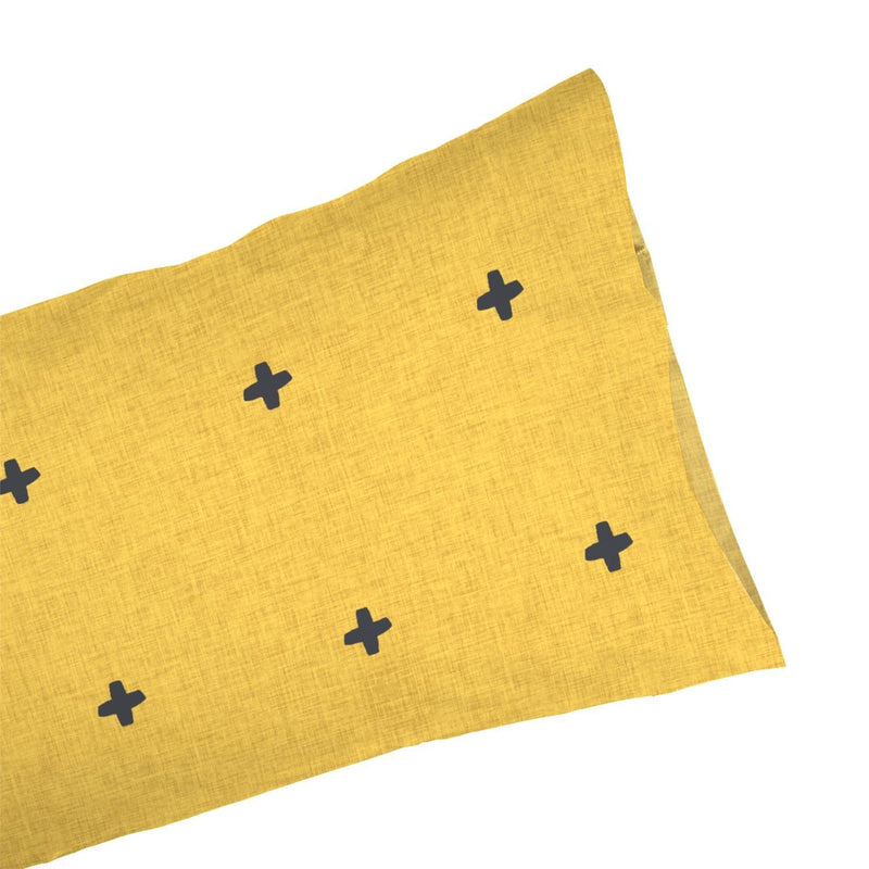 FUNDA ALMOHADA ESTAMPADA CRUCES FONDO AMARILLO - sokios